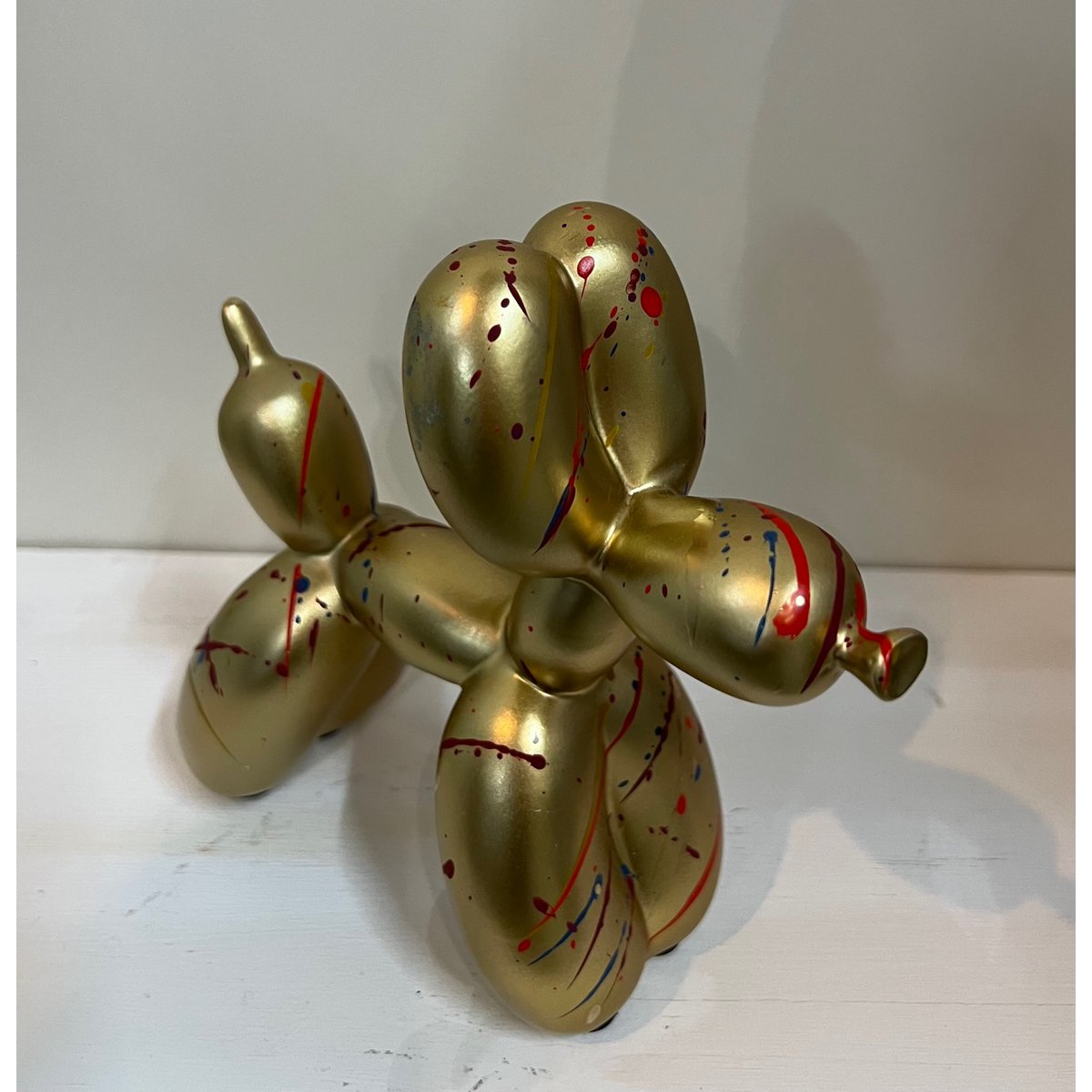 Polyresin ballon hond goud splash