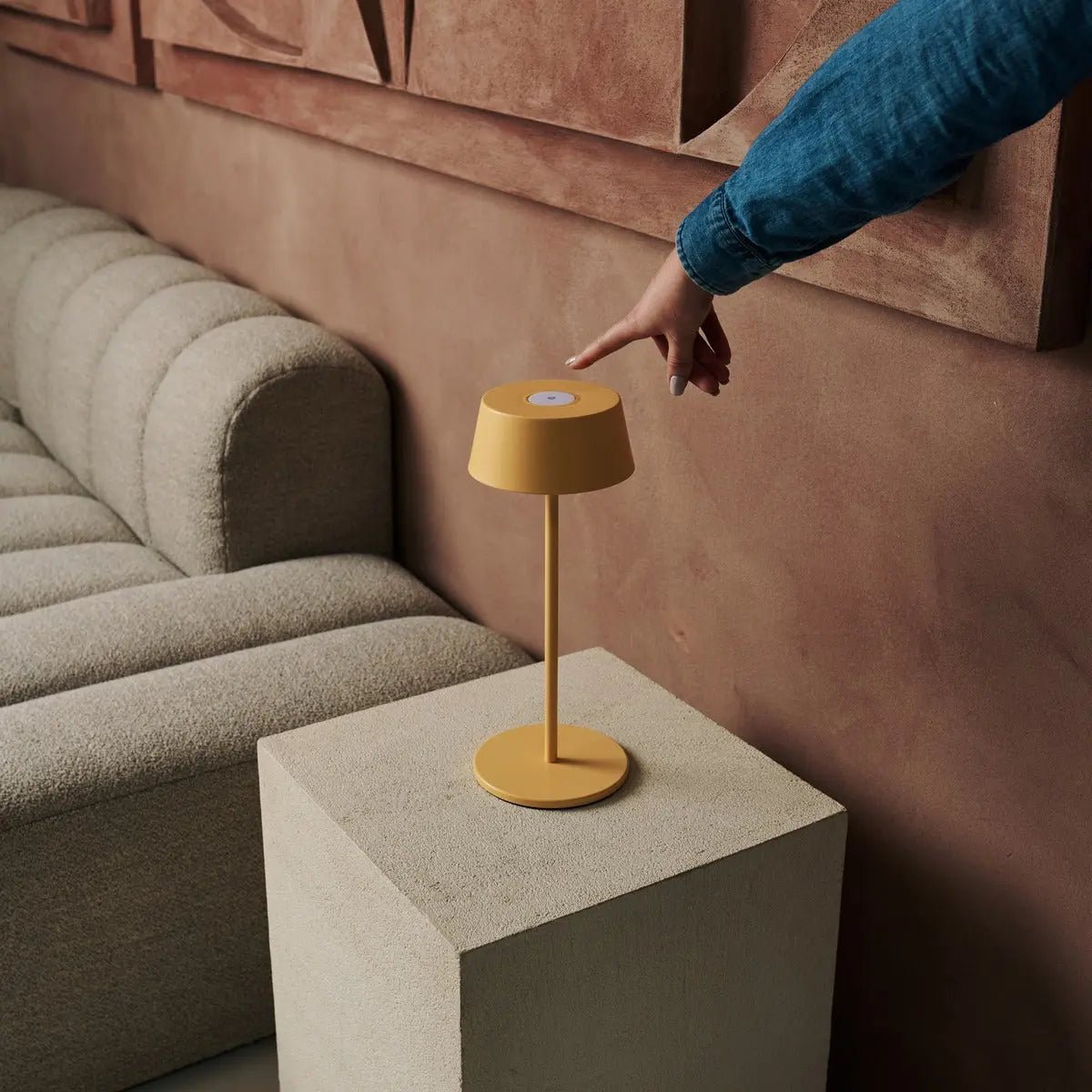 Hugo Oplaadbare Tafellamp – Draadloze Dimbare Designlamp