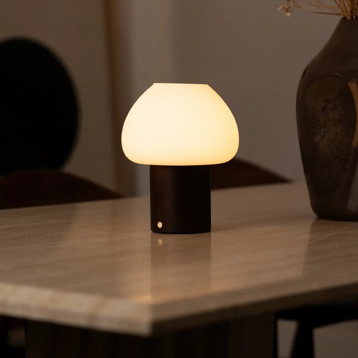 Fynn Donkerbruine Houten Lamp