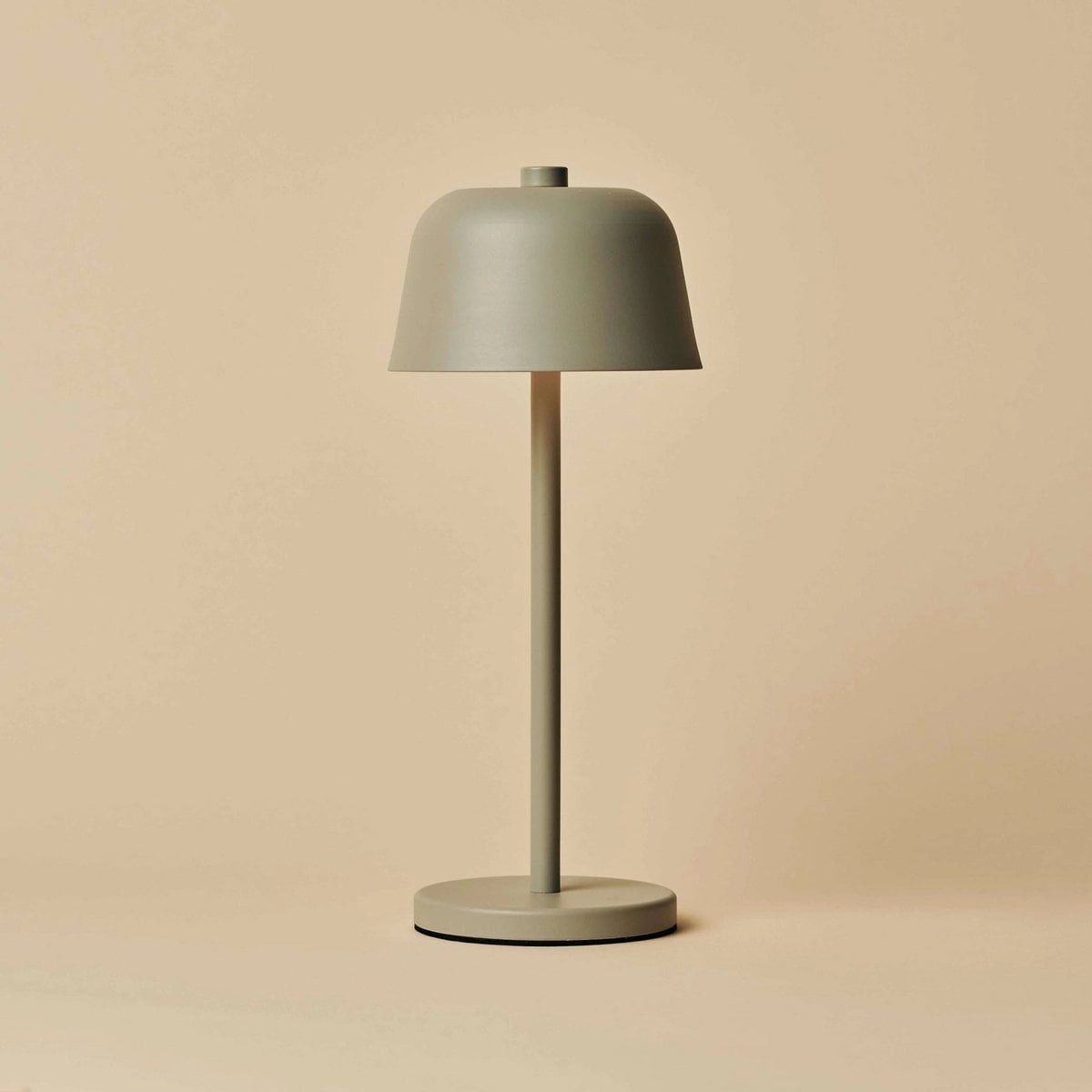 Anton Oplaadbare Tafellamp – Schaduw grijs – Metaal & Aluminium – Draadloos – Dimbaar