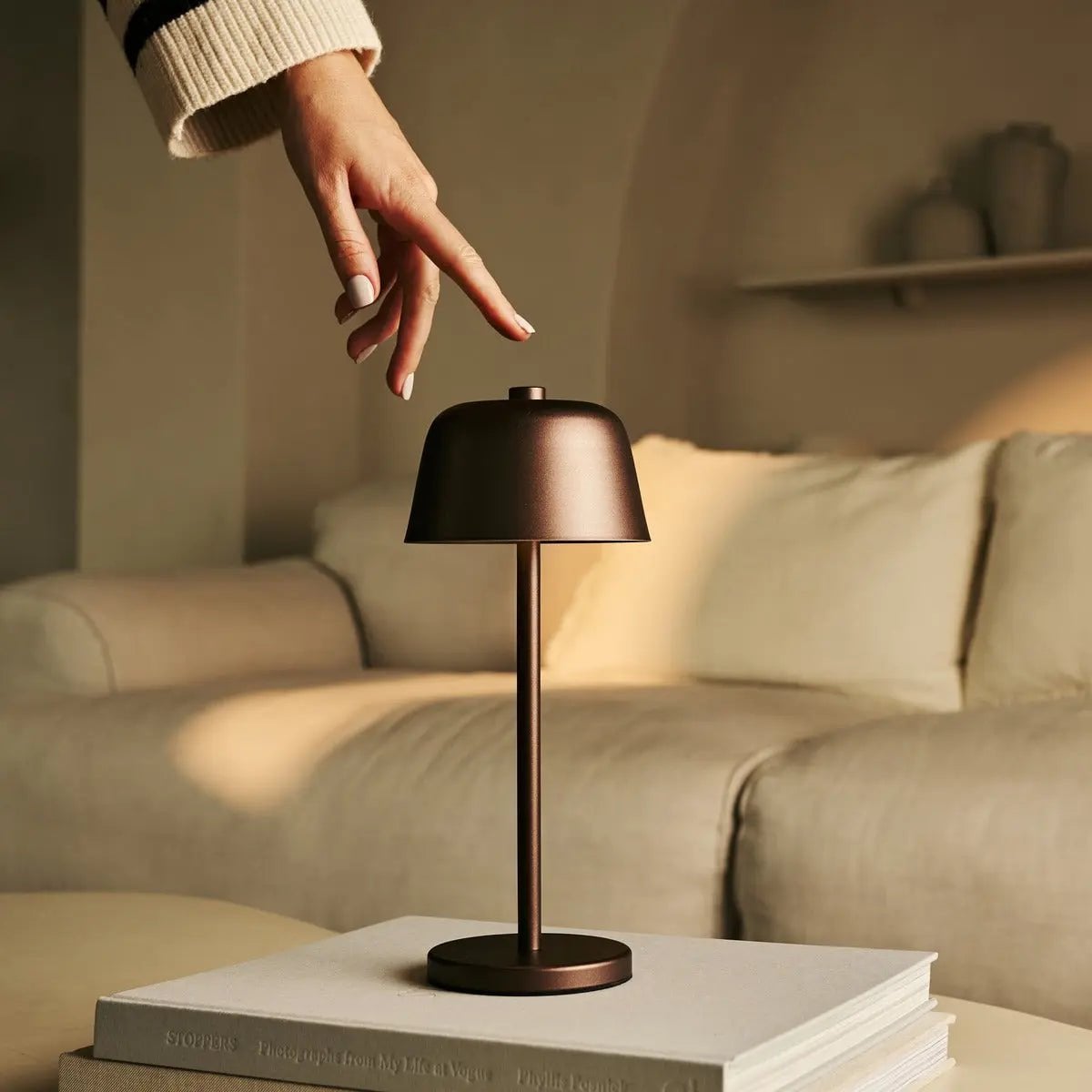 Anton Oplaadbare Tafellamp – Espresso bruin – Metaal & Aluminium – Draadloos – Dimbaar