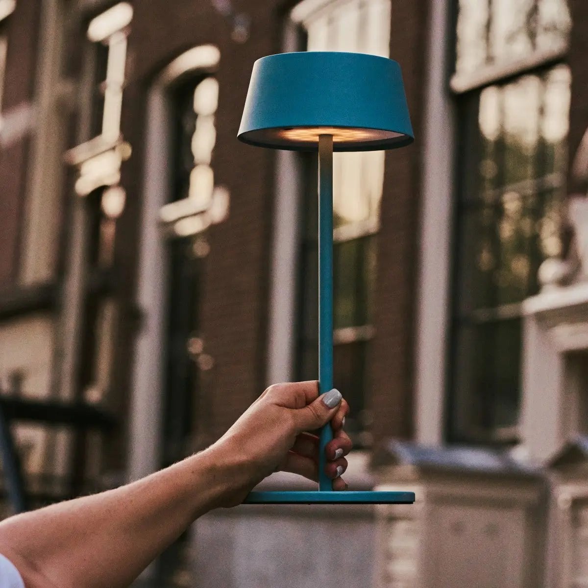 Hugo Oplaadbare Tafellamp – Draadloze Dimbare Designlamp