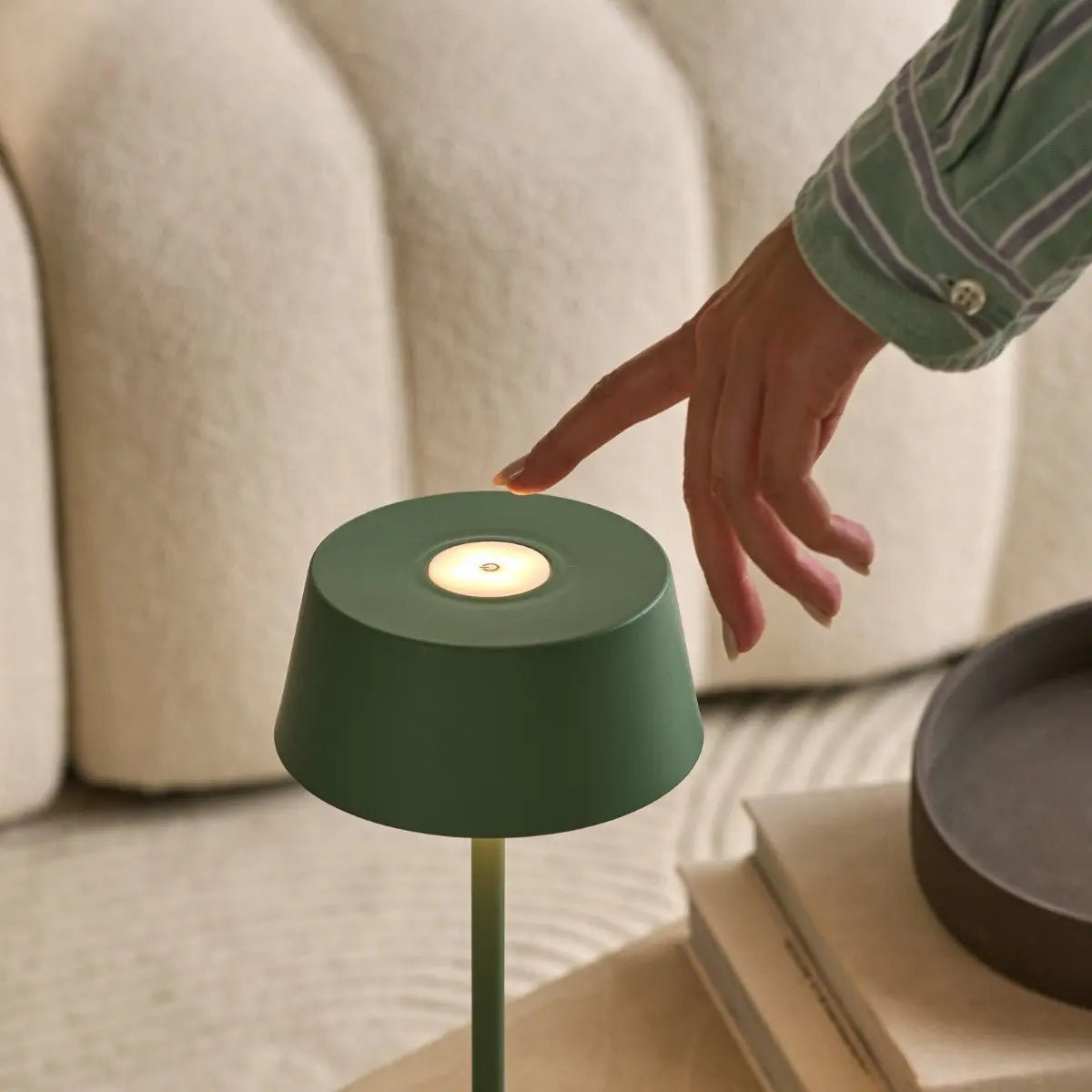 Hugo Oplaadbare Tafellamp – Draadloze Dimbare Designlamp