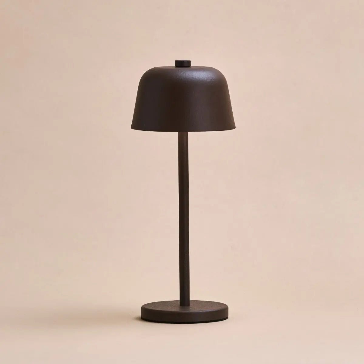 Anton Oplaadbare Tafellamp – Mokka bruin – Metaal & Aluminium – Draadloos – Dimbaar