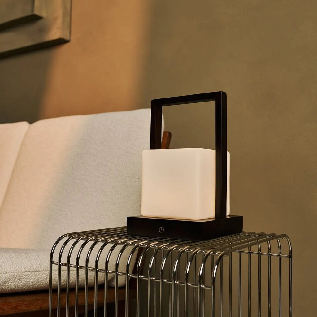 Noah Draadloze Tafellamp – Oplaadbaar – Dimbaar – Rubberwood & Matglas