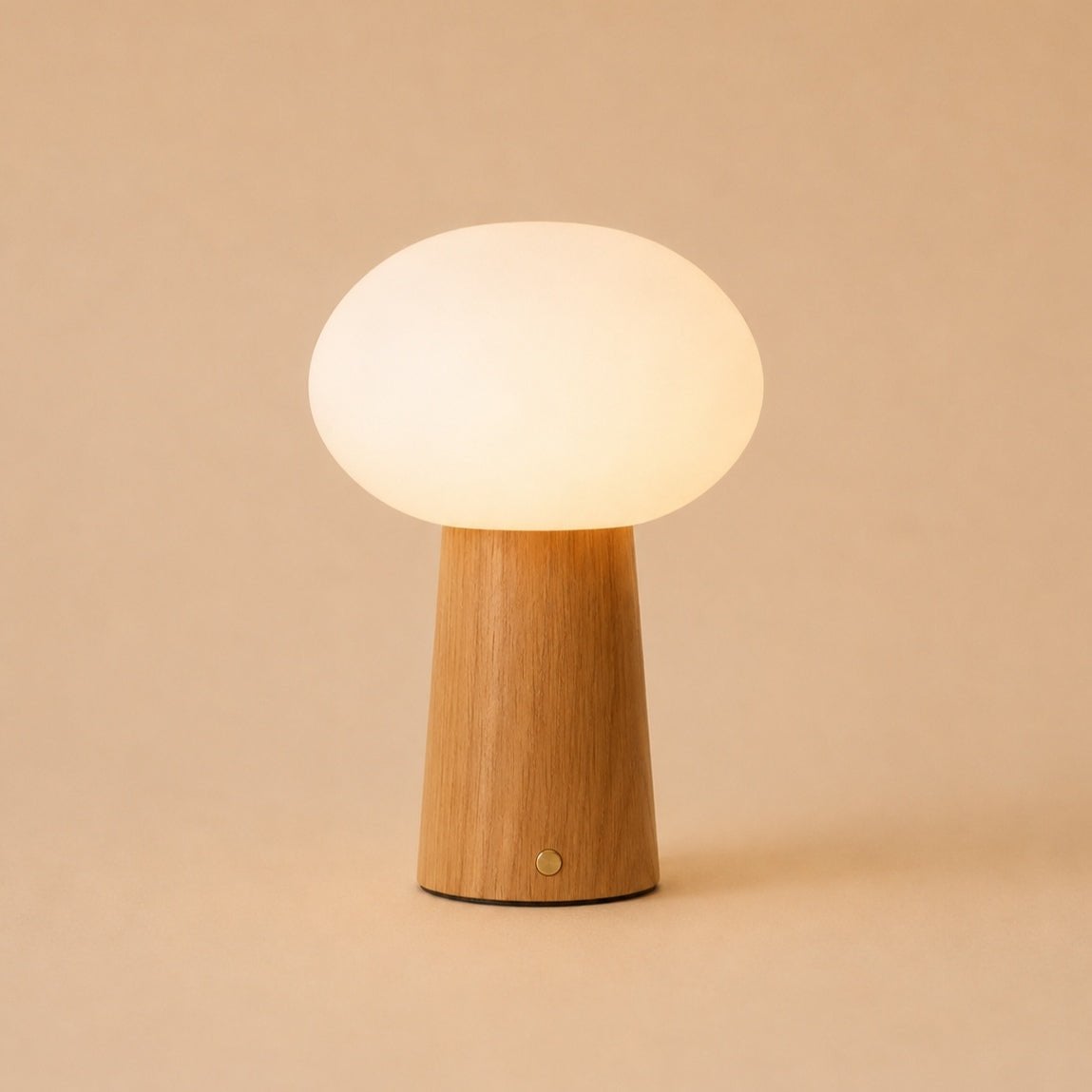 Max lichtbruine houten draadloze tafellamp