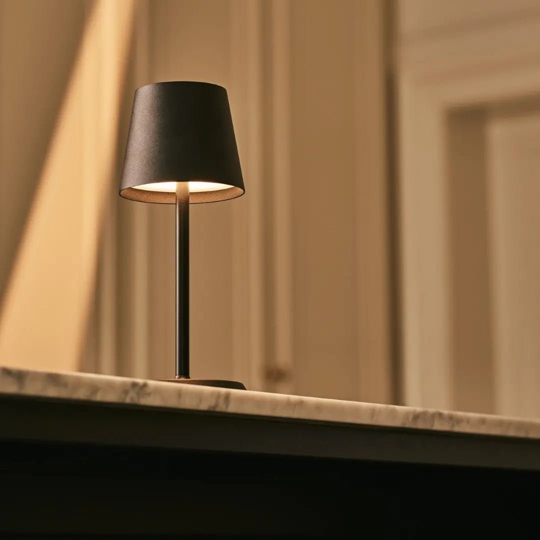 James Black oplaadbare ijzeren tafellamp