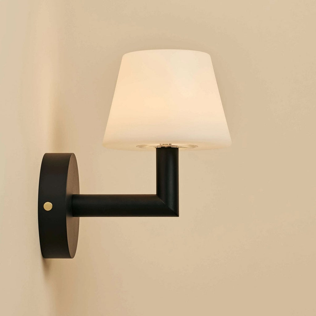 Ted Oplaadbare Wandlamp – Rubberhout & Polyethyleen – Zwart – Draadloos – Dimbaar – IP20