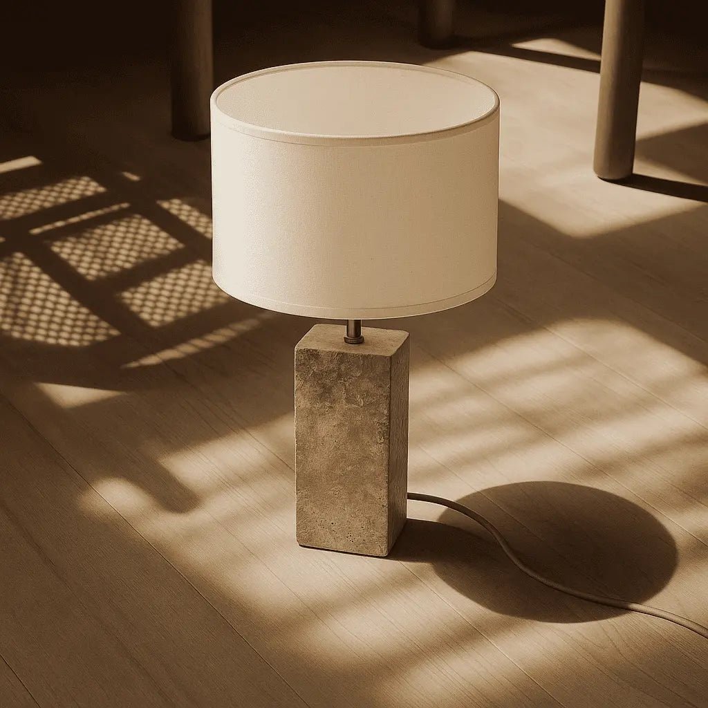 Rosie Tafellamp – Travertijn & Katoen – Beige/Wit – Moderne Design Lamp