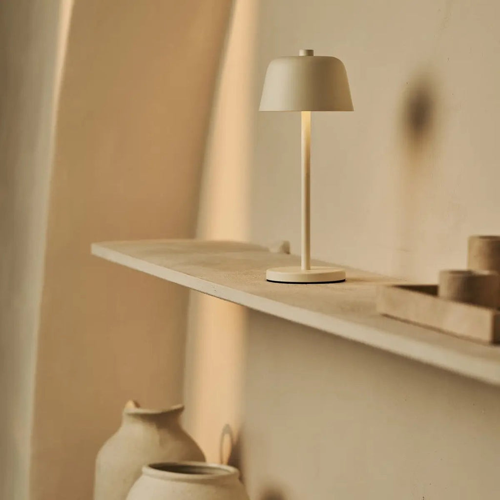 Anton Oplaadbare Tafellamp – Vanille – Metaal & Aluminium – Draadloos – Dimbaar