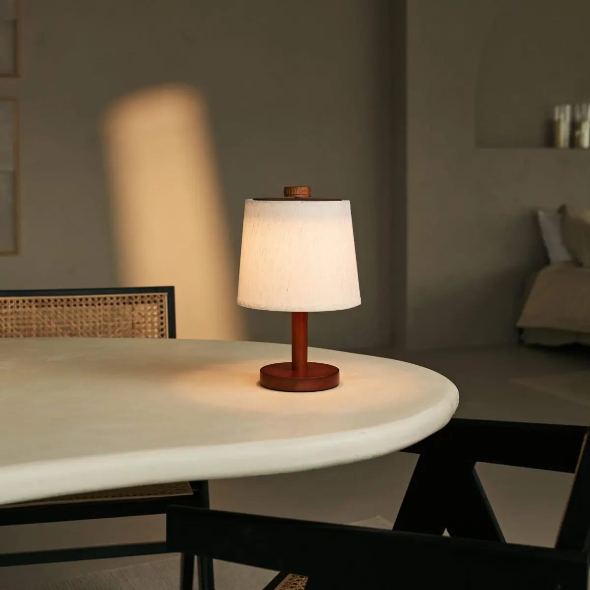 Rover kastanjebruine houten oplaadbare lamp
