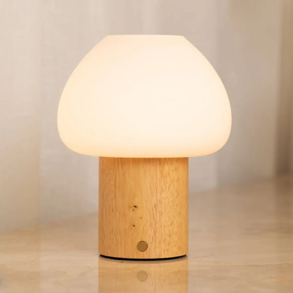 Fynn Lichtbruin Oplaadbare Tafellamp – Rubberhout & Matglas – Draadloos – Dimbaar – IP44