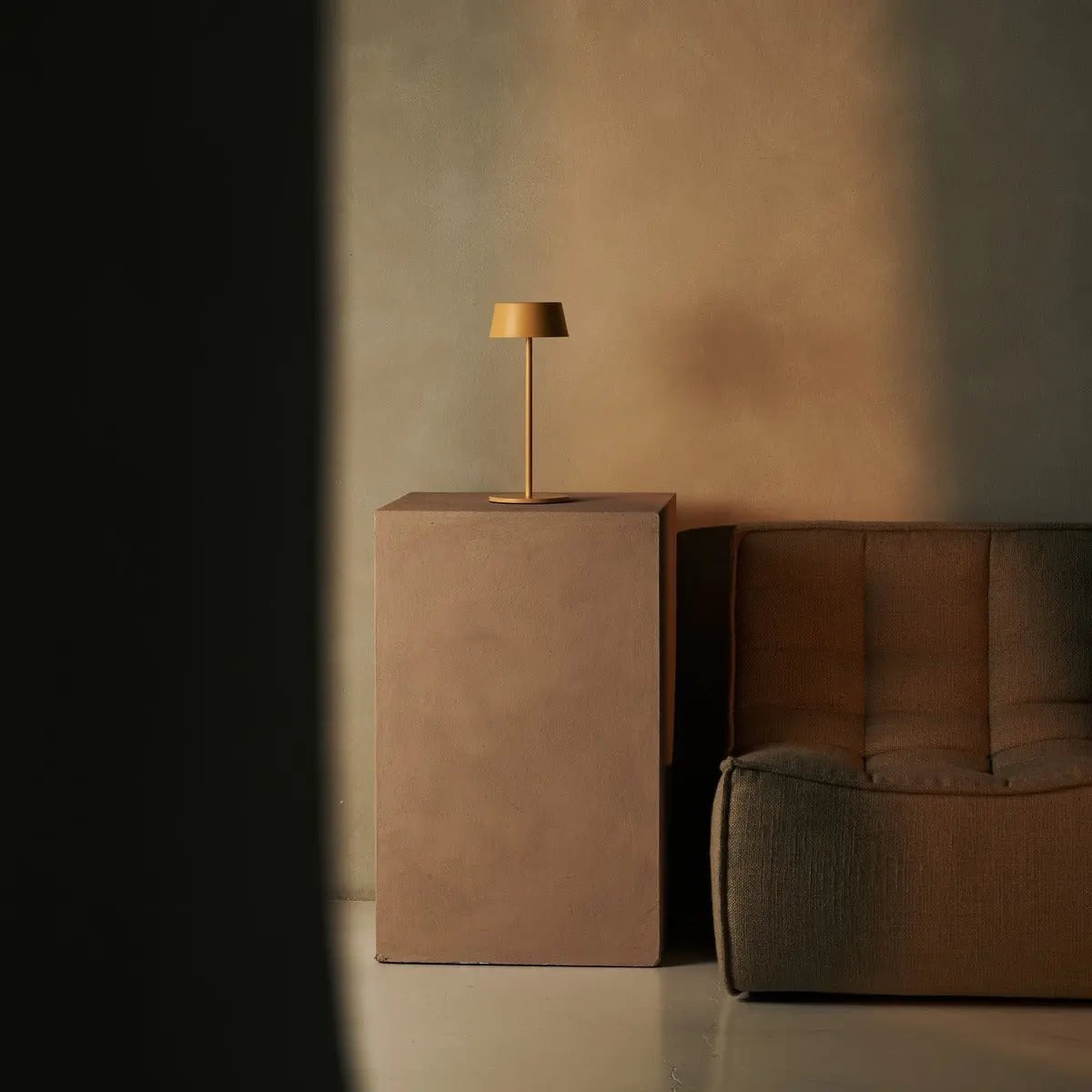 Hugo Oplaadbare Tafellamp – Draadloze Dimbare Designlamp