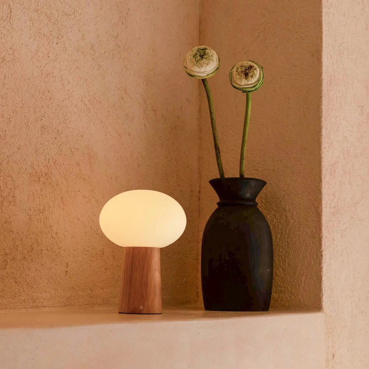 Max Oplaadbare Tafellamp – Rubberhout & Matglas – Lichtbruin – Draadloos – Dimbaar – IP44