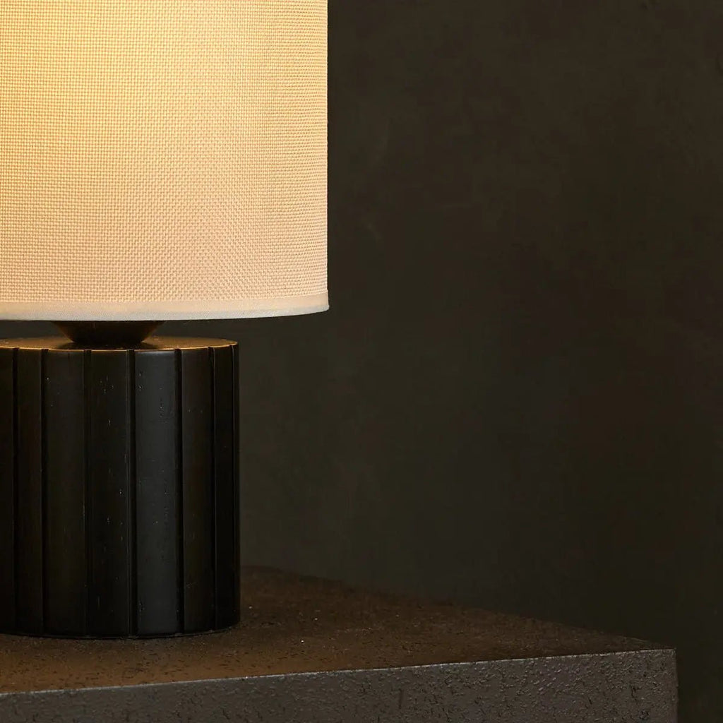 Kiko Black Tafellamp – Houten Tafellamp met Stoffen Lampenkap