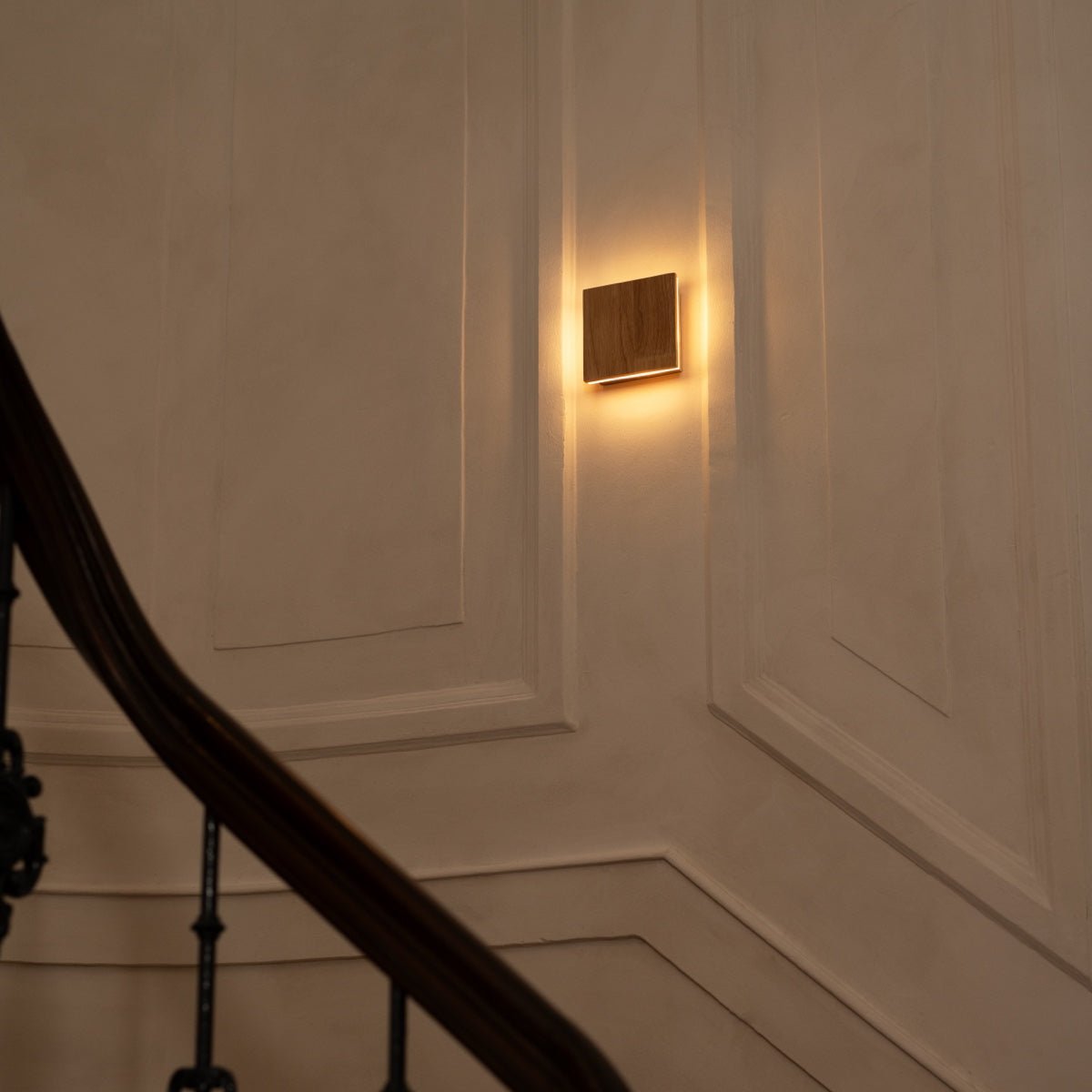 Lane lichtbruine draadloze wandlamp - oplaadbaar, dimbaar, natuurlijk houtlamp