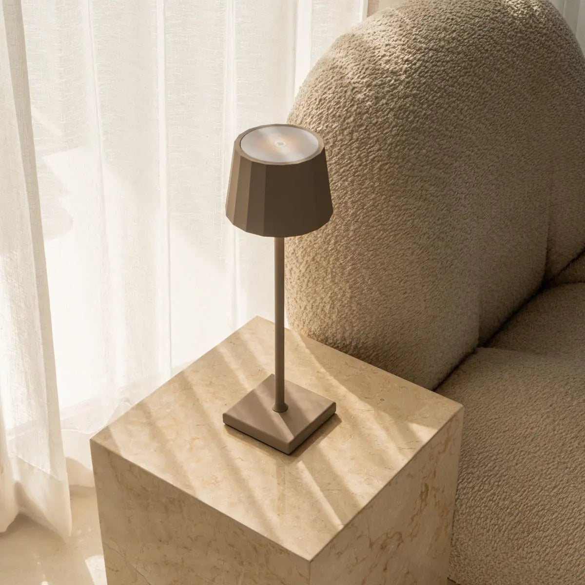 William Oplaadbare Tafellamp – Draadloze Dimbare Lamp