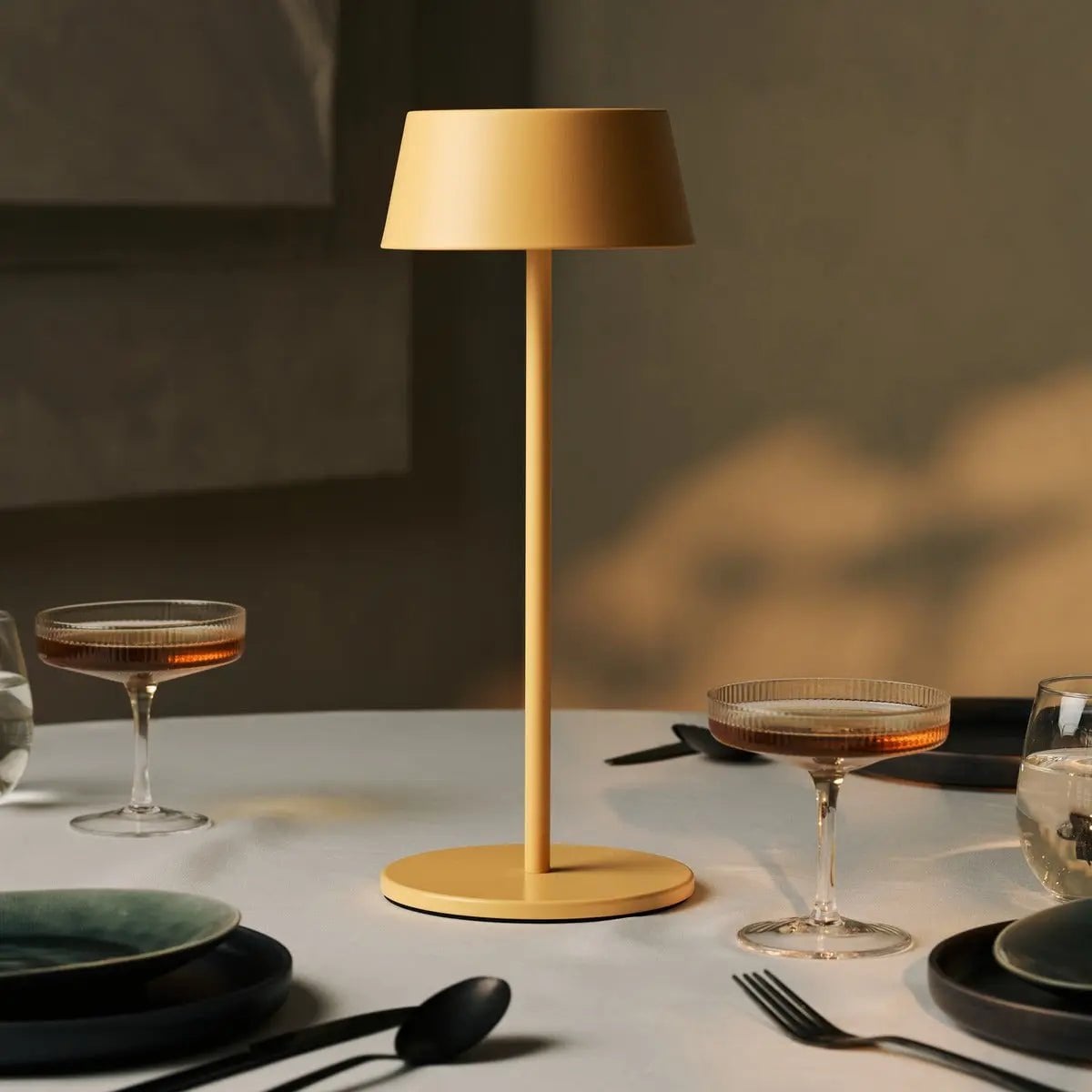 Hugo Oplaadbare Tafellamp – Draadloze Dimbare Designlamp