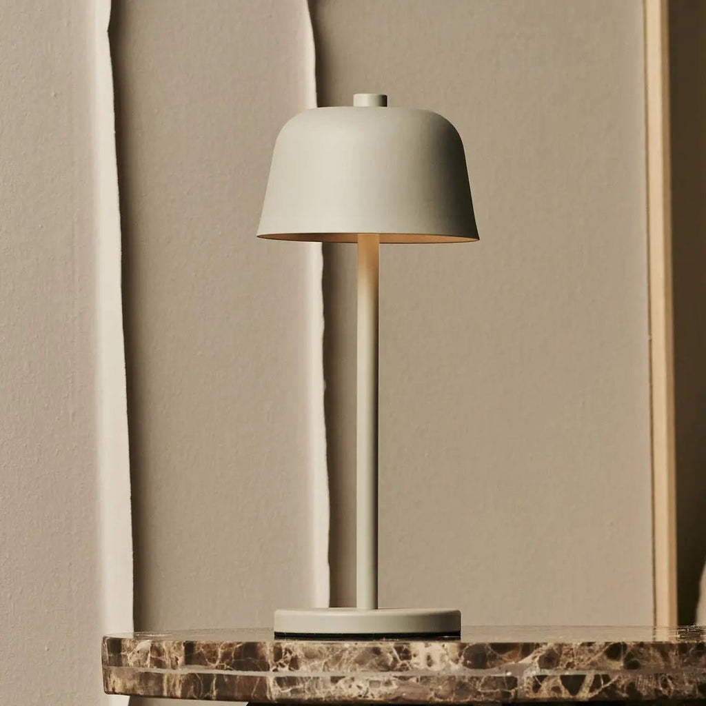 Anton Oplaadbare Tafellamp – Schaduw grijs – Metaal & Aluminium – Draadloos – Dimbaar