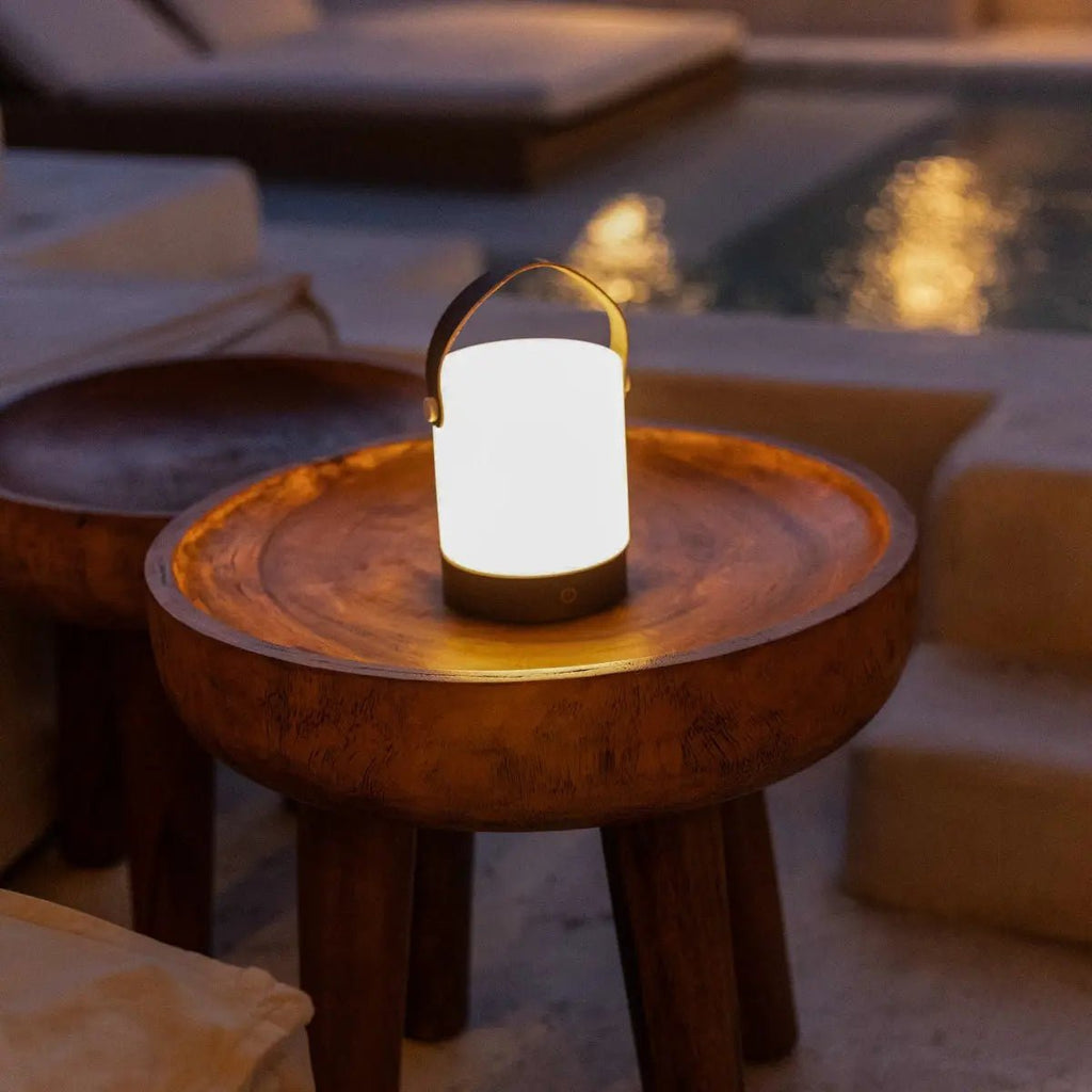 Avery Oplaadbare Tafellamp – Houten Designlamp met Lederen Band