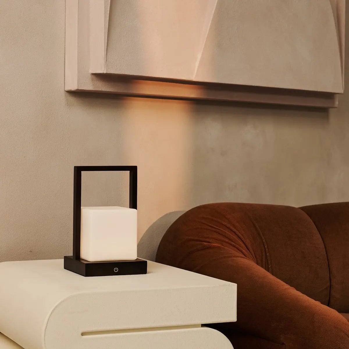 Noah Oplaadbare Tafellamp – Houten Designlamp met Glazen Kap