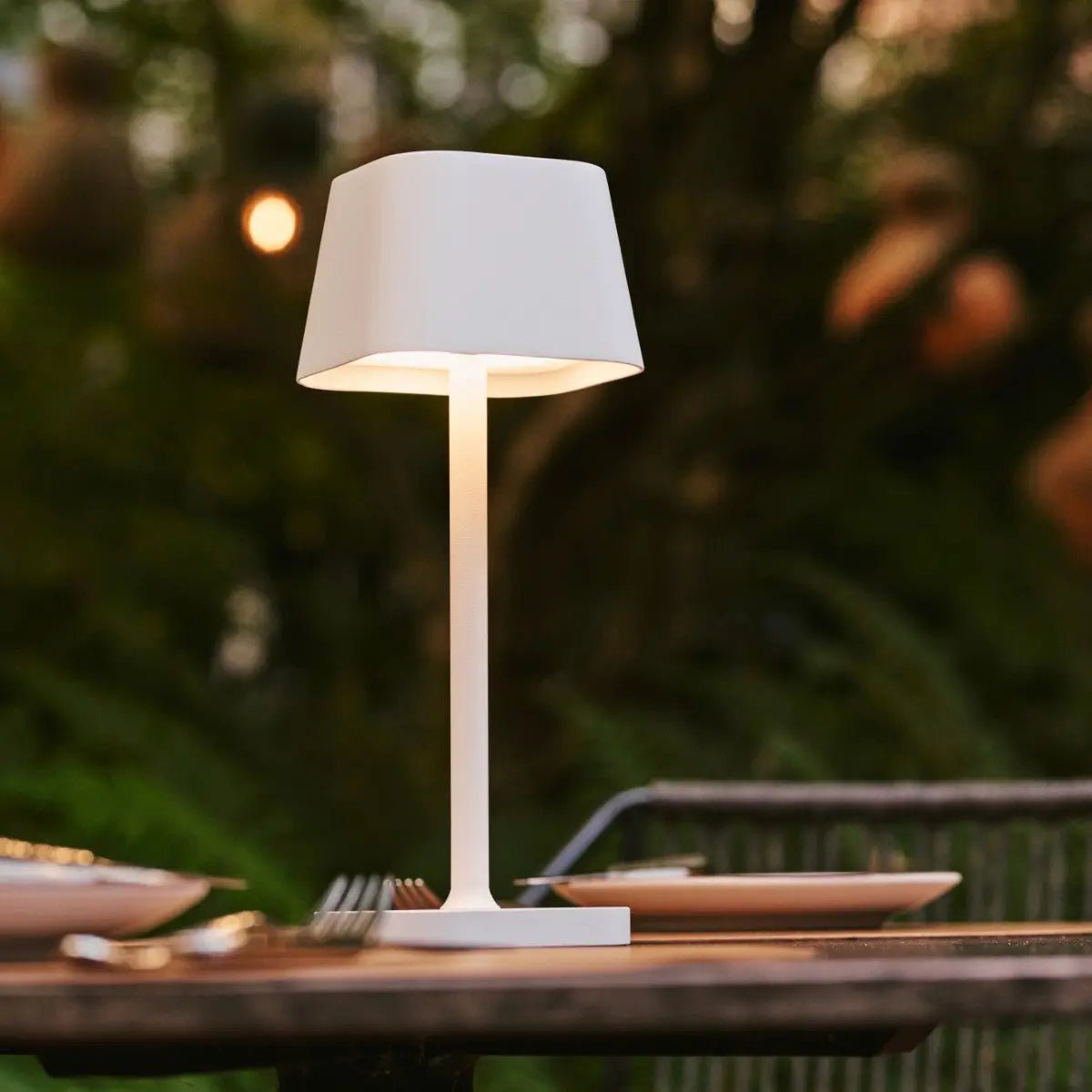 Ava Oplaadbare Tafellamp – Draadloze LED Lamp – Dimbaar – Voor Binnen en Buiten