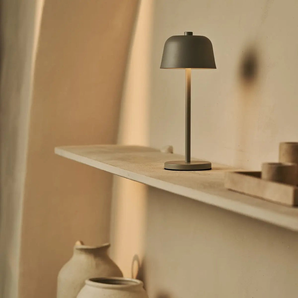 Anton Oplaadbare Tafellamp – Schaduw grijs – Metaal & Aluminium – Draadloos – Dimbaar