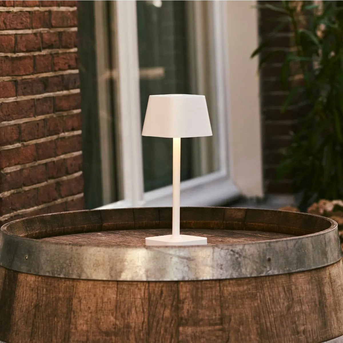 Ava Oplaadbare Tafellamp – Draadloze LED Lamp – Dimbaar – Voor Binnen en Buiten