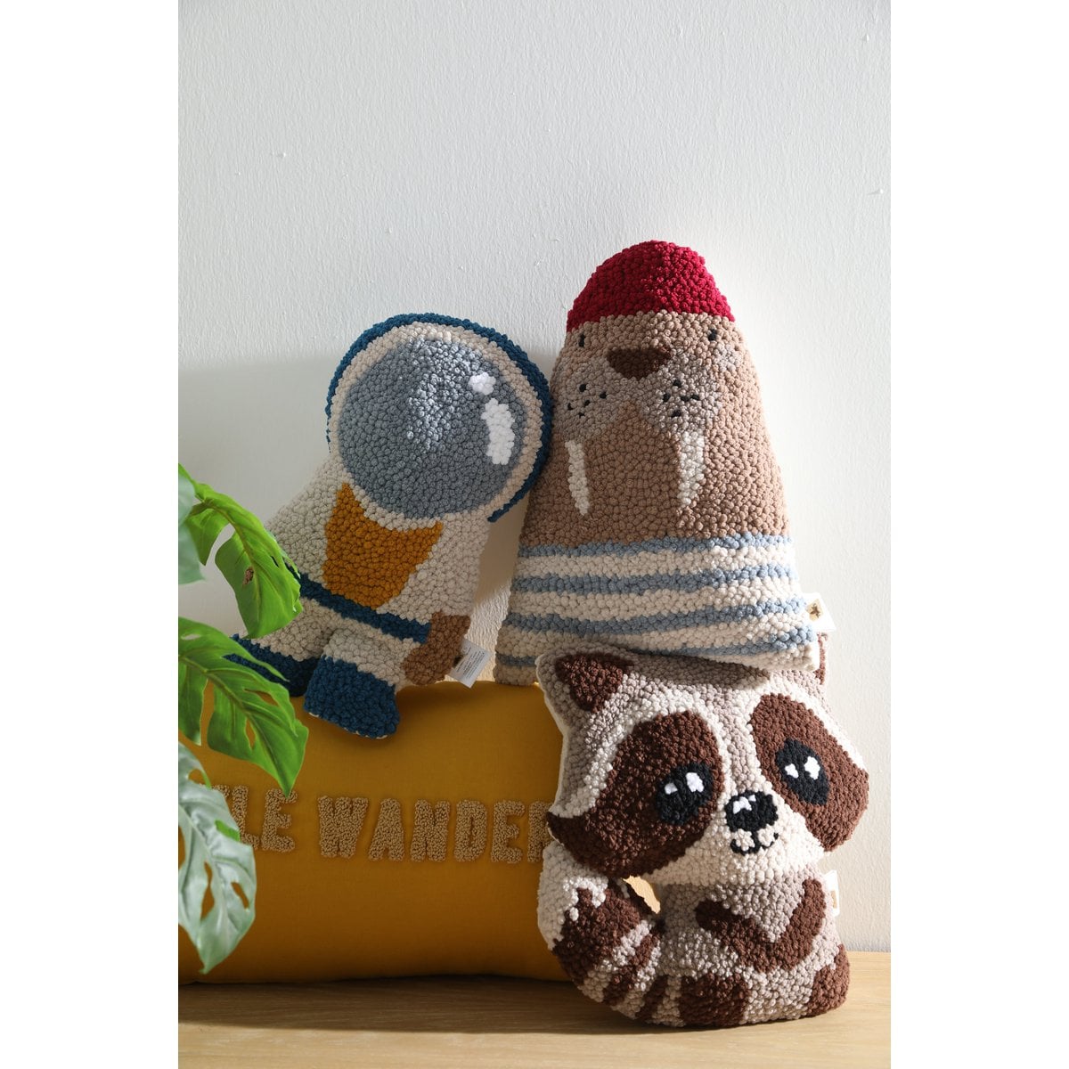 Wasbeer Sierkussen – Punch Needle Structuur