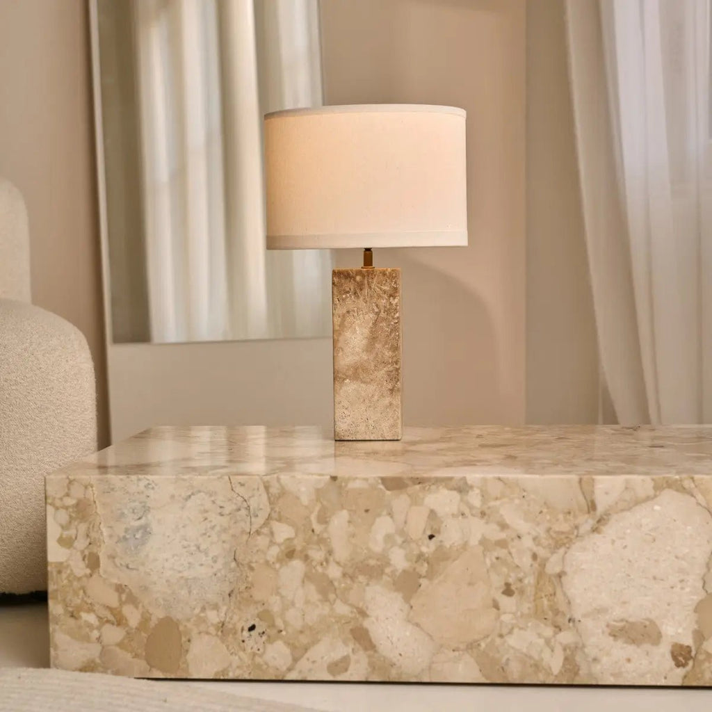 Rosie Tafellamp – Travertijn & Katoen – Beige/Wit – Moderne Design Lamp