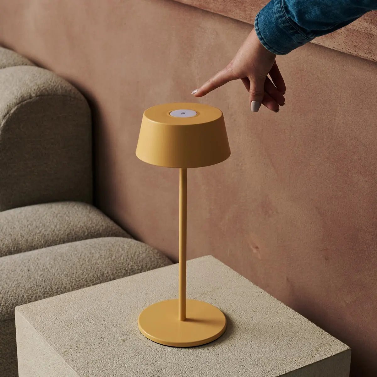 Hugo Oplaadbare Tafellamp – Draadloze Dimbare Designlamp