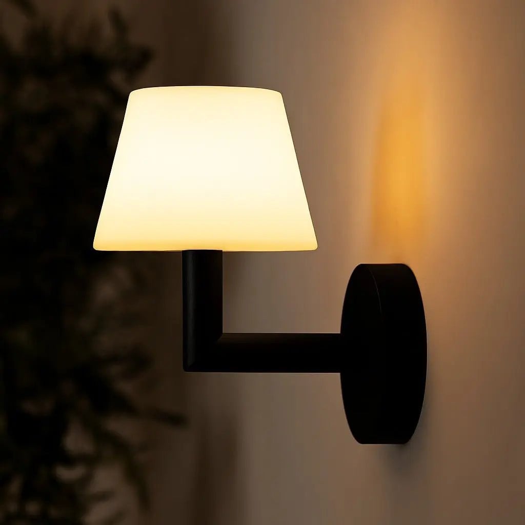 Ted Oplaadbare Wandlamp – Rubberhout & Polyethyleen – Zwart – Draadloos – Dimbaar – IP20