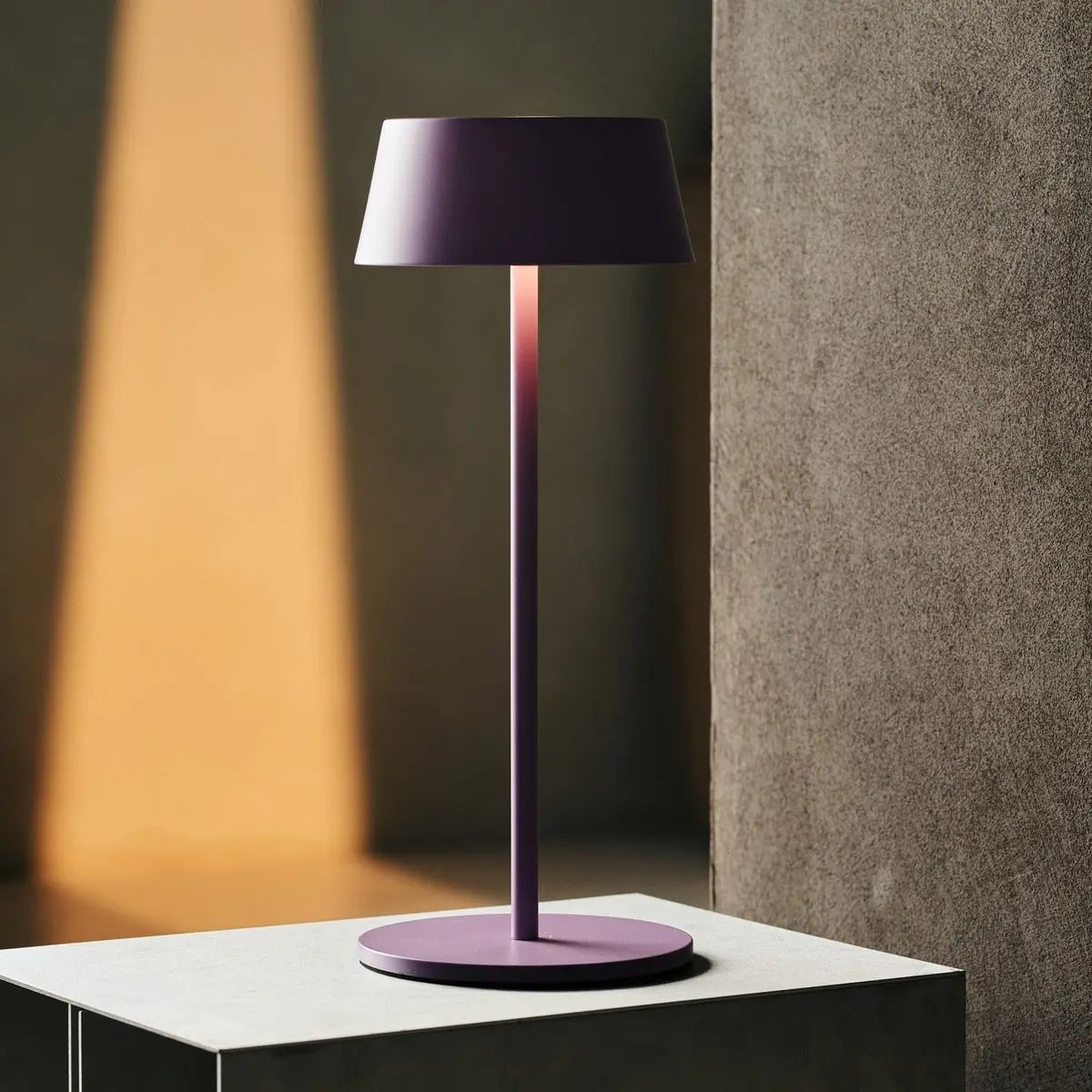Hugo Oplaadbare Tafellamp – Draadloze Dimbare Designlamp