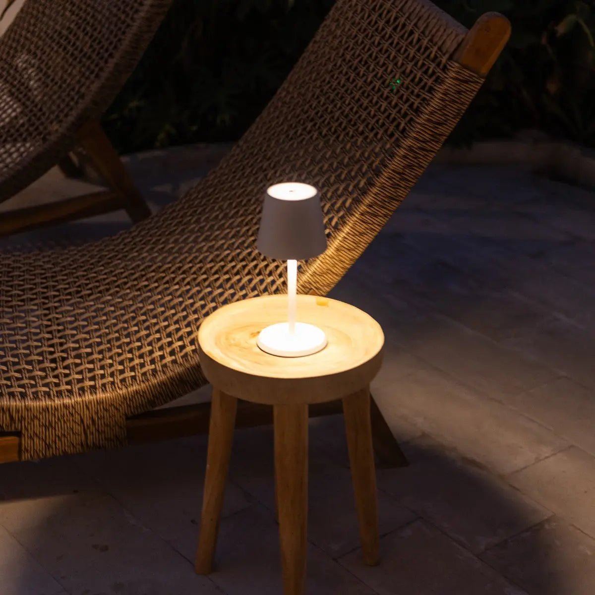 James White oplaadbare tafellamp – draadloos, dimbaar en elegant