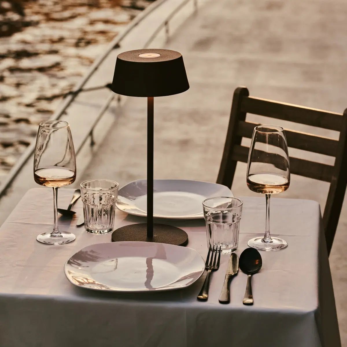 Hugo Oplaadbare Tafellamp – Draadloze Dimbare Designlamp