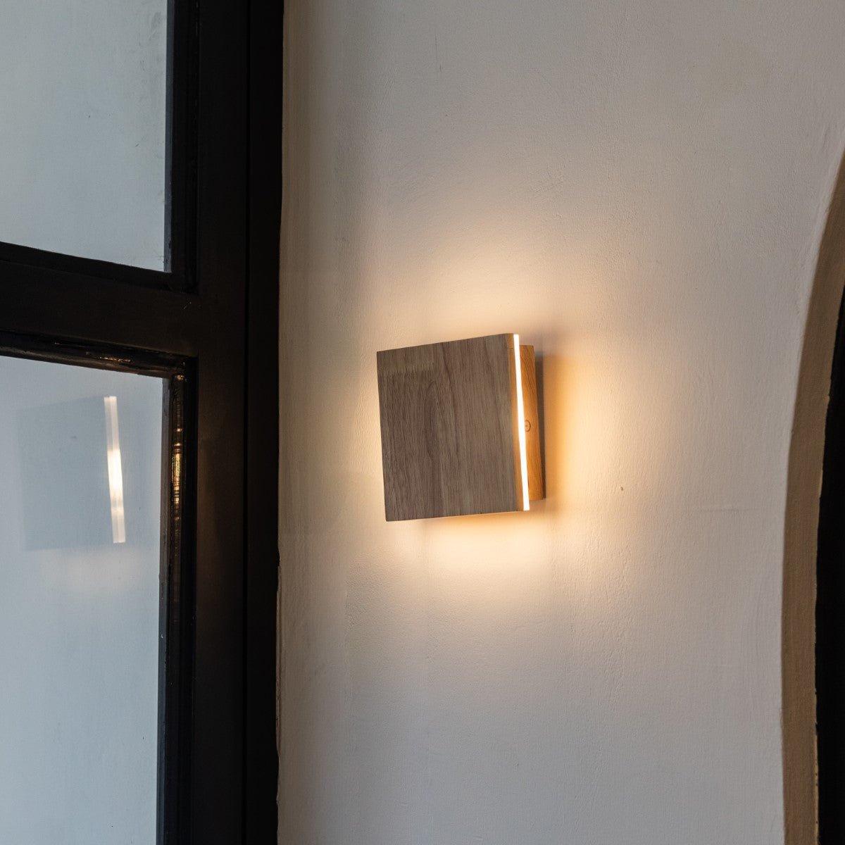 Lane lichtbruine draadloze wandlamp - oplaadbaar, dimbaar, natuurlijk houtlamp