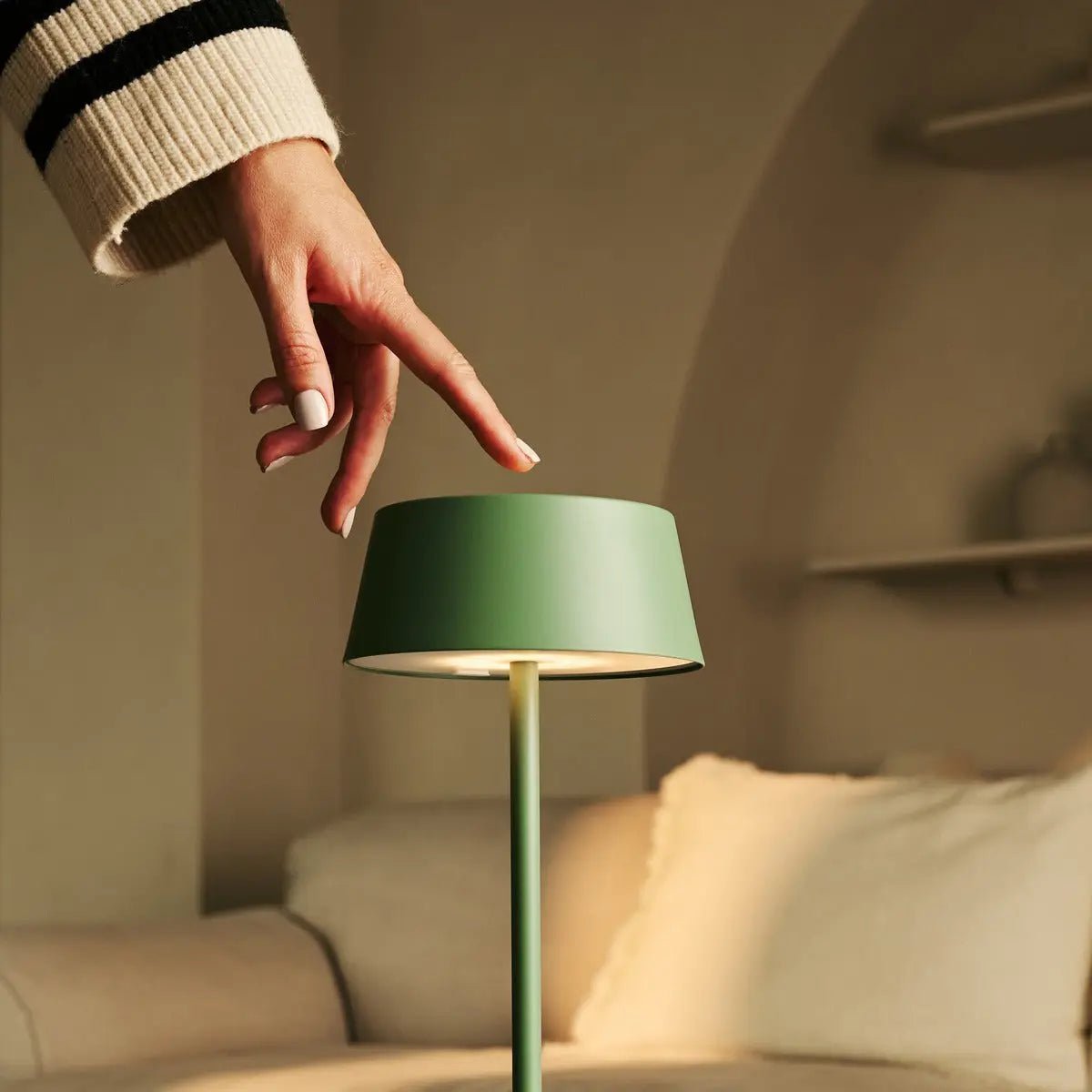 Hugo Oplaadbare Tafellamp – Draadloze Dimbare Designlamp