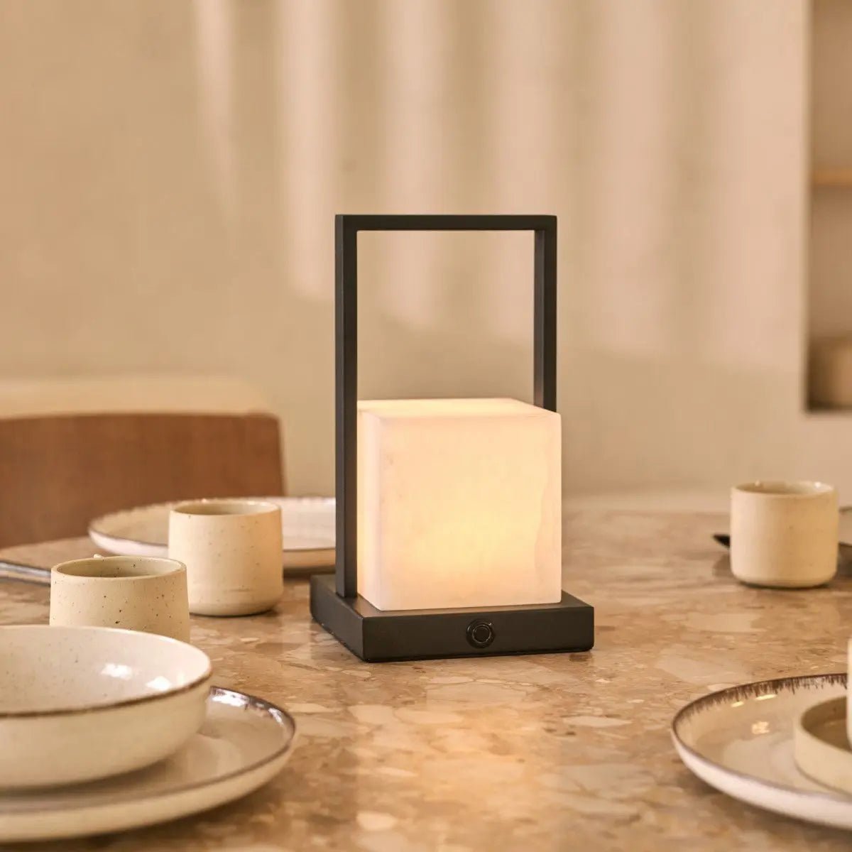Nola Oplaadbare Tafellamp – Albast Designlamp – Draadloos en Dimbaar