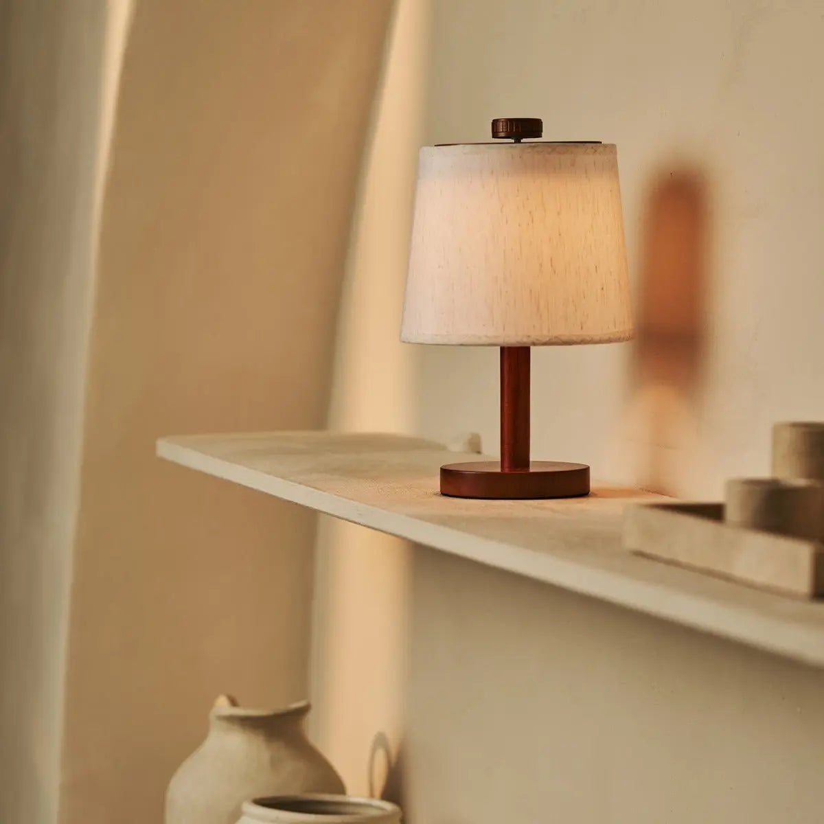 Rover kastanjebruine houten oplaadbare lamp