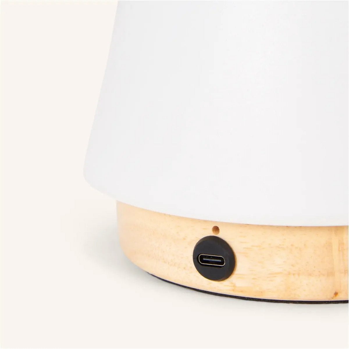 Liv Oplaadbare Tafellamp – Rubberhout, Leer & Polyethyleen – Lichtbruin – Draadloos – Dimbaar – IP44