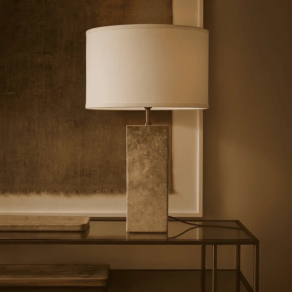 Rosie Tafellamp – Travertijn & Katoen – Beige/Wit – Moderne Design Lamp