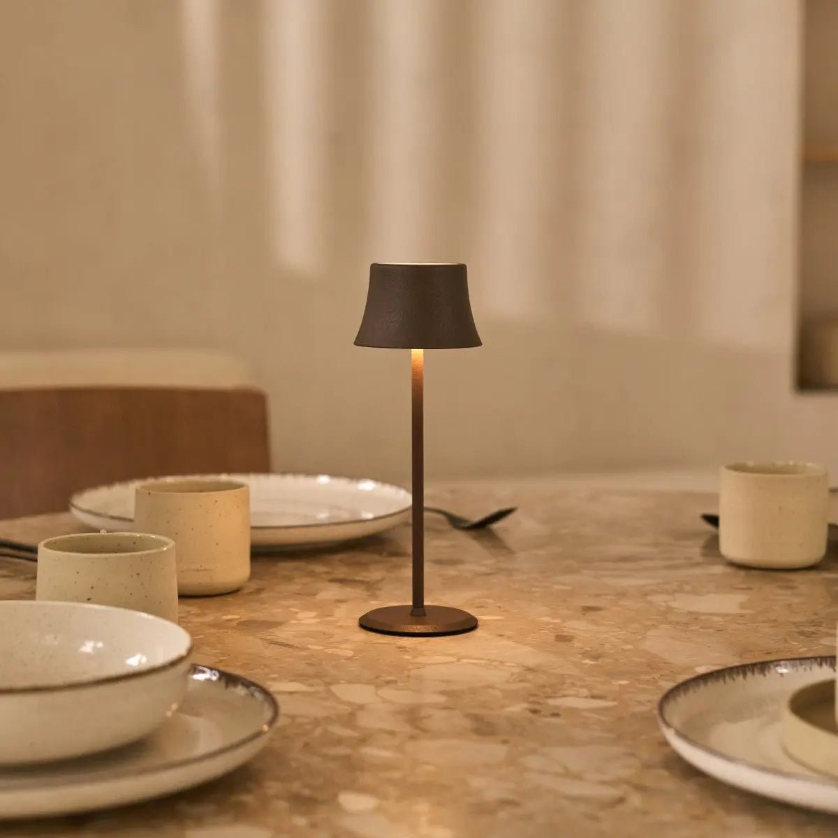 Willy Mini Oplaadbare Tafellamp – Compacte Draadloze Designlamp