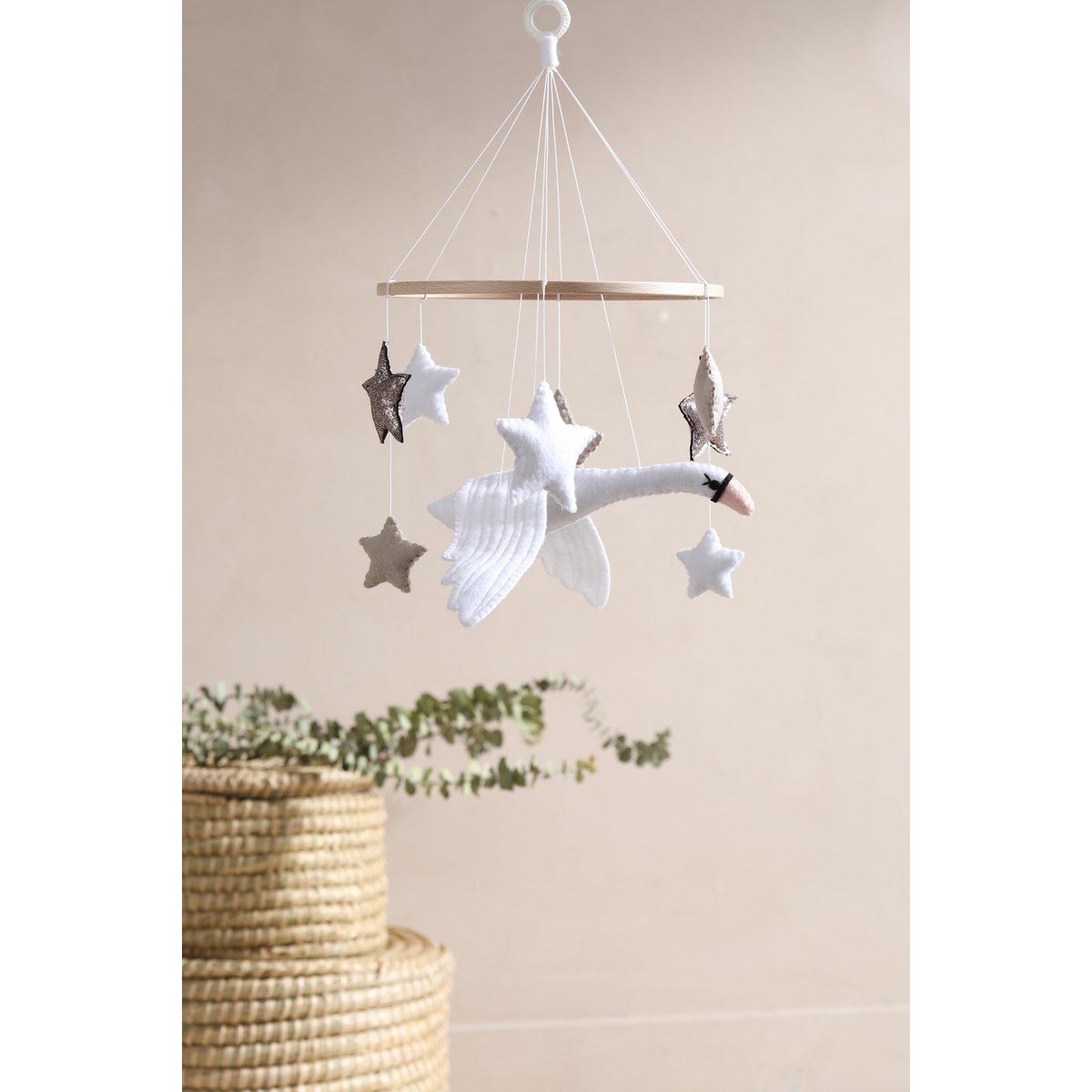 Zwaan Baby Mobiel – Vilt & Hout