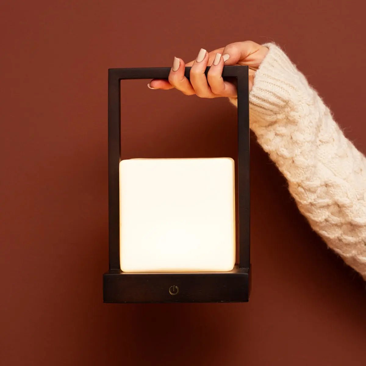 Noah Oplaadbare Tafellamp – Houten Designlamp met Glazen Kap