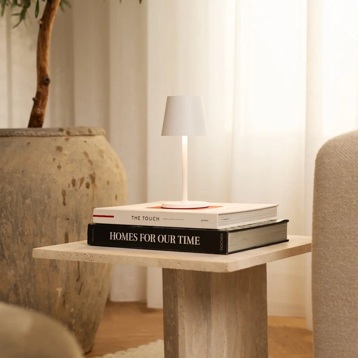 James White oplaadbare tafellamp – draadloos, dimbaar en elegant