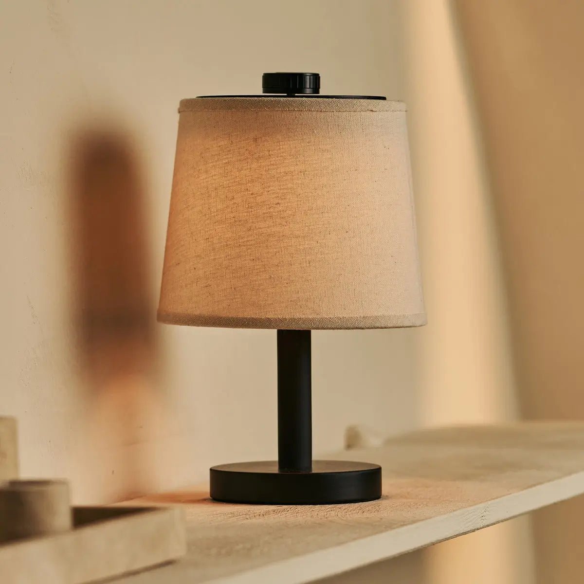 Rover zwarte houten lamp