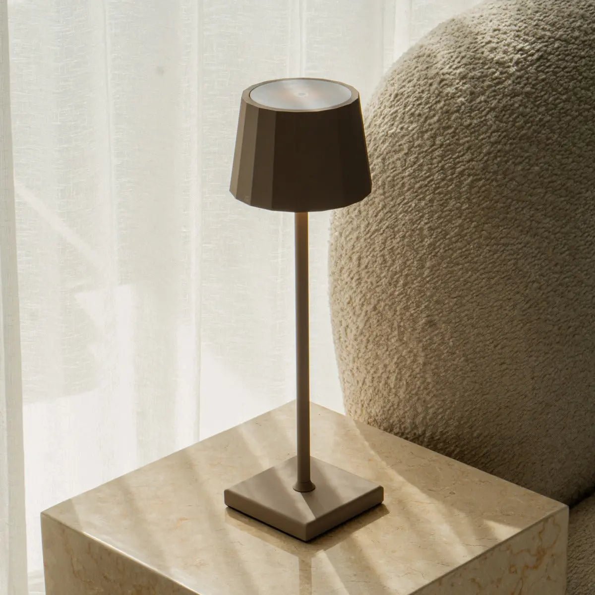 William Oplaadbare Tafellamp – Draadloze Dimbare Lamp