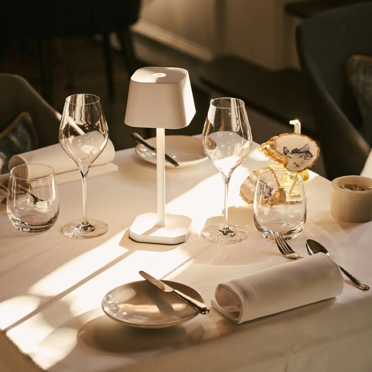 Ava Oplaadbare Tafellamp – Draadloze LED Lamp – Dimbaar – Voor Binnen en Buiten