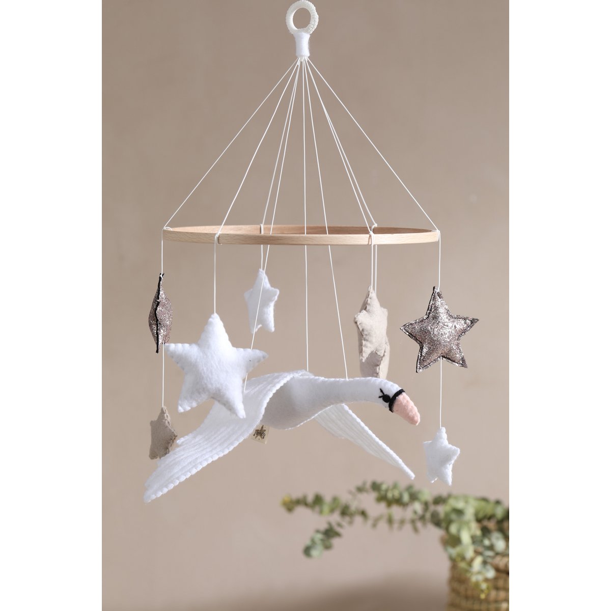 Zwaan Baby Mobiel – Vilt & Hout