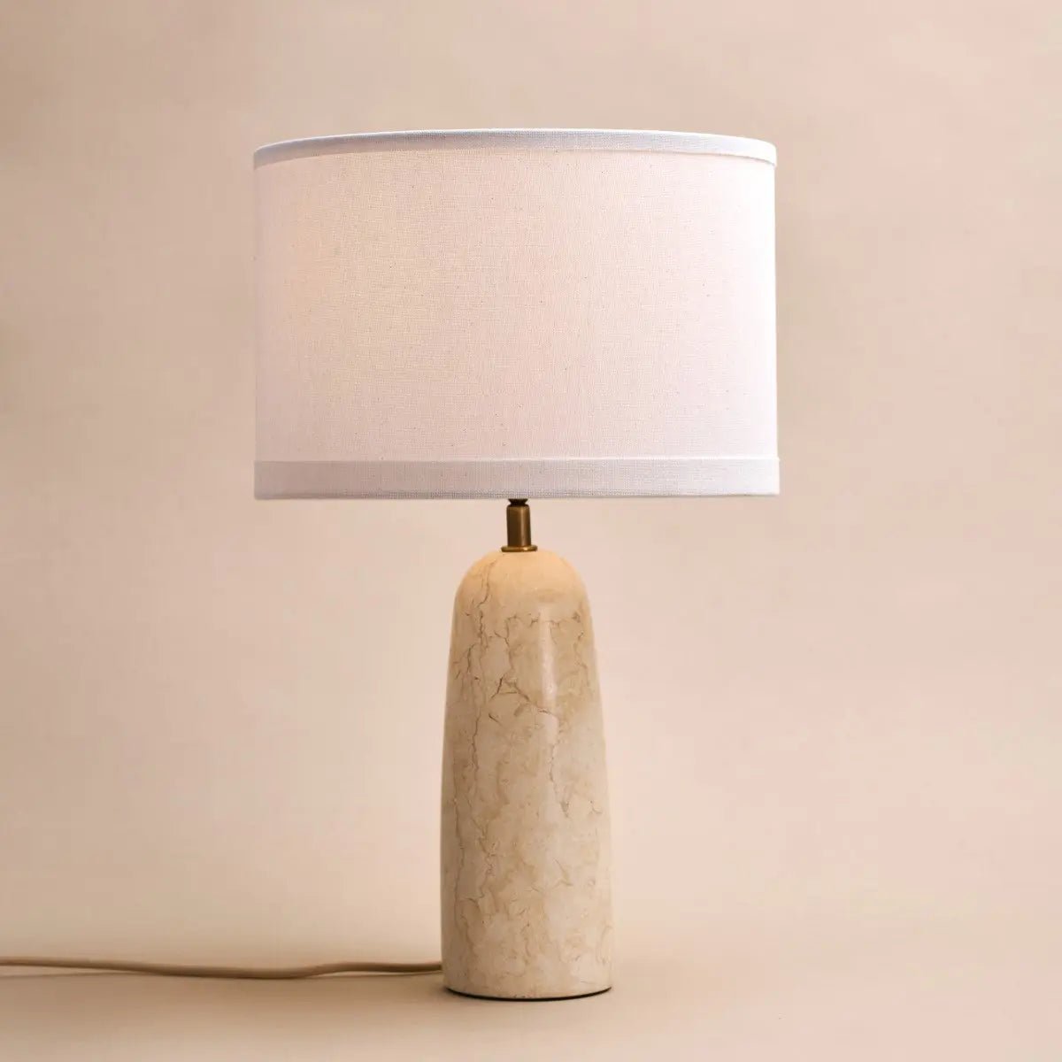 Charlotte Marmeren Tafellamp – Luxe Lamp met Katoenen Lampenkap
